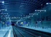 Необычные наклейки не дают пассажирам заскучать в долгой поездке