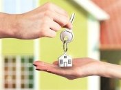 В Мариуполе полицейский хотел отобрать у женщины квартиру, но схему раскусили