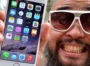 iPhone 6 Plus легко гнется руками 