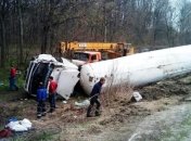 Фура со сжиженным газом перевернулась в Черкасской области