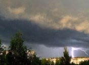 Ливни, грозы и шквалы в Украины: в пяти областях обесточены 144 населенных пунктов