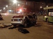 Смертельное ДТП в Сумах: автомобиль врезался в автобус
