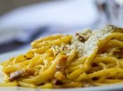 Просто и вкусно: победитель "Мастер Шеф" Евгений Клопотенко поделился рецептом пасты с мясными шариками (видео) 