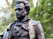 Киевляне соберут подписи в поддержку памятника Пушкина 