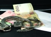 НАПК направило в суд ряд протоколов о нарушениях трех госслужащих