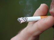 Во Франции пытаются выяснить, блокирует ли никотин COVID-19