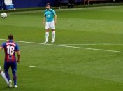 Штрафной в стиле Месси и промах по пустым воротам - в обзоре матча Эйбар - Осасуна (Видео)