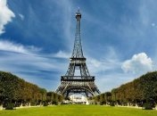 Эйфелева башня засветится национальными цветами Турции