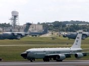 Китайские истребители перехватили разведывательный самолет США