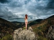 "Ева в раю": ода природе и женщине в объективе Себастьена Барриоля