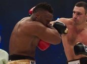 Виталий Кличко защитил титул в бое против гопника Чисоры