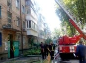 Под Киевом горит пятиэтажка, проводится эвакуация