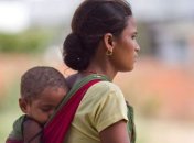 Жительница индийской столицы родила ребенка в метро