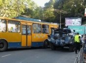 В Тернополе столкнулись троллейбус и броневик