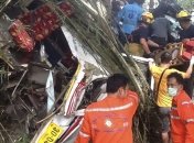 В Таиланде в ущелье упал автобус с 25 китайскими туристами