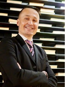 Денис Манжосов неожиданно ушел из "Квартала 95" в 2013 году