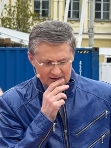 Игорь Кондратюк вышел на сцену "Караоке на майдане" перед новым ведущим