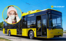 Дівчинка мерзне