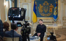 Владимир Зеленский во время разговора с журналистами