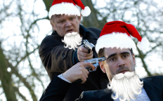 Колин Фаррел и Брендан Глисон залегли на дно в Брюгге и решают непростые моральные дилеммы