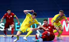 Денис Неведров в матче Украина - Армения