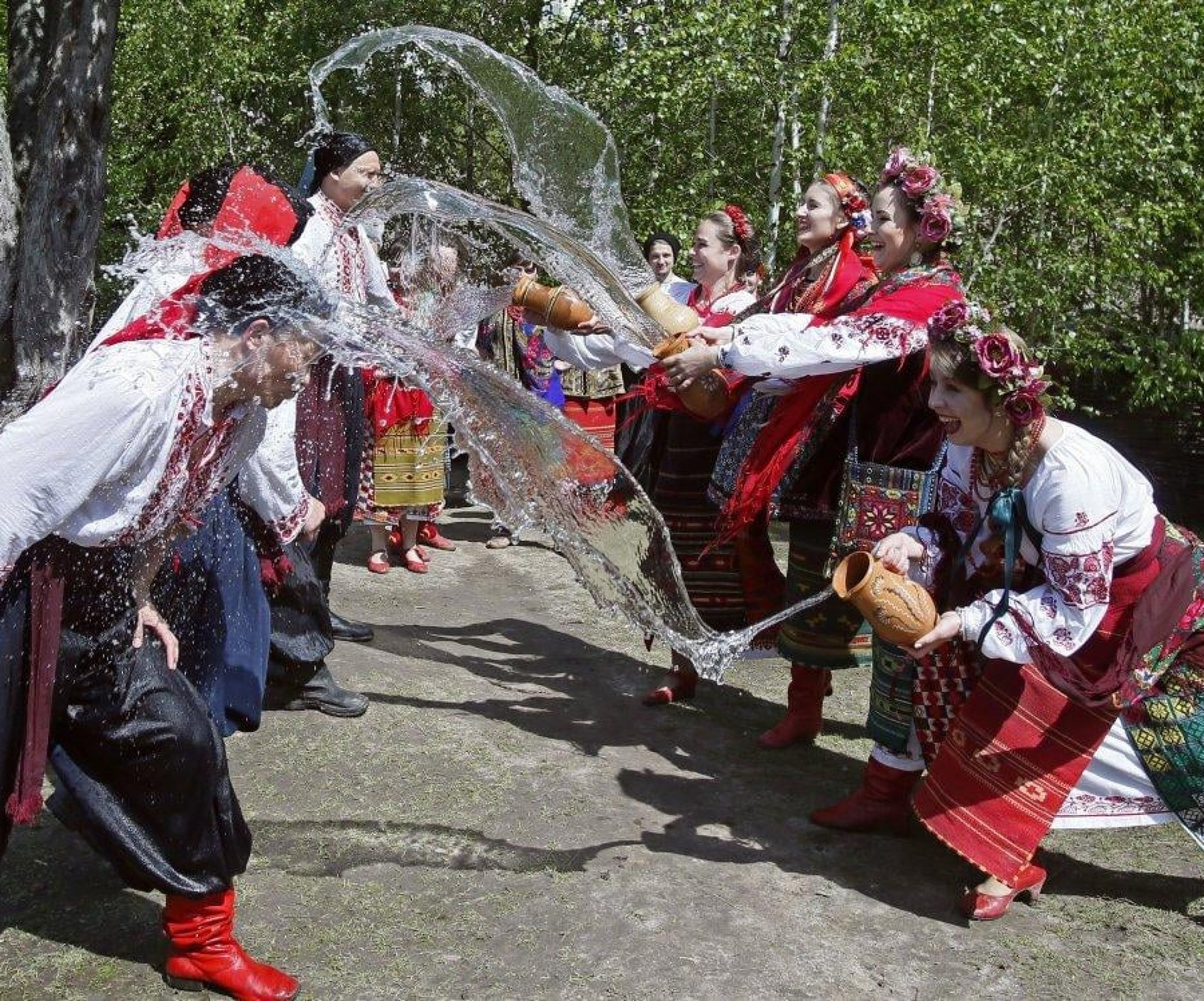 Как укрепить здоровье обливанием холодной водой | Кто что сказал | Дзен