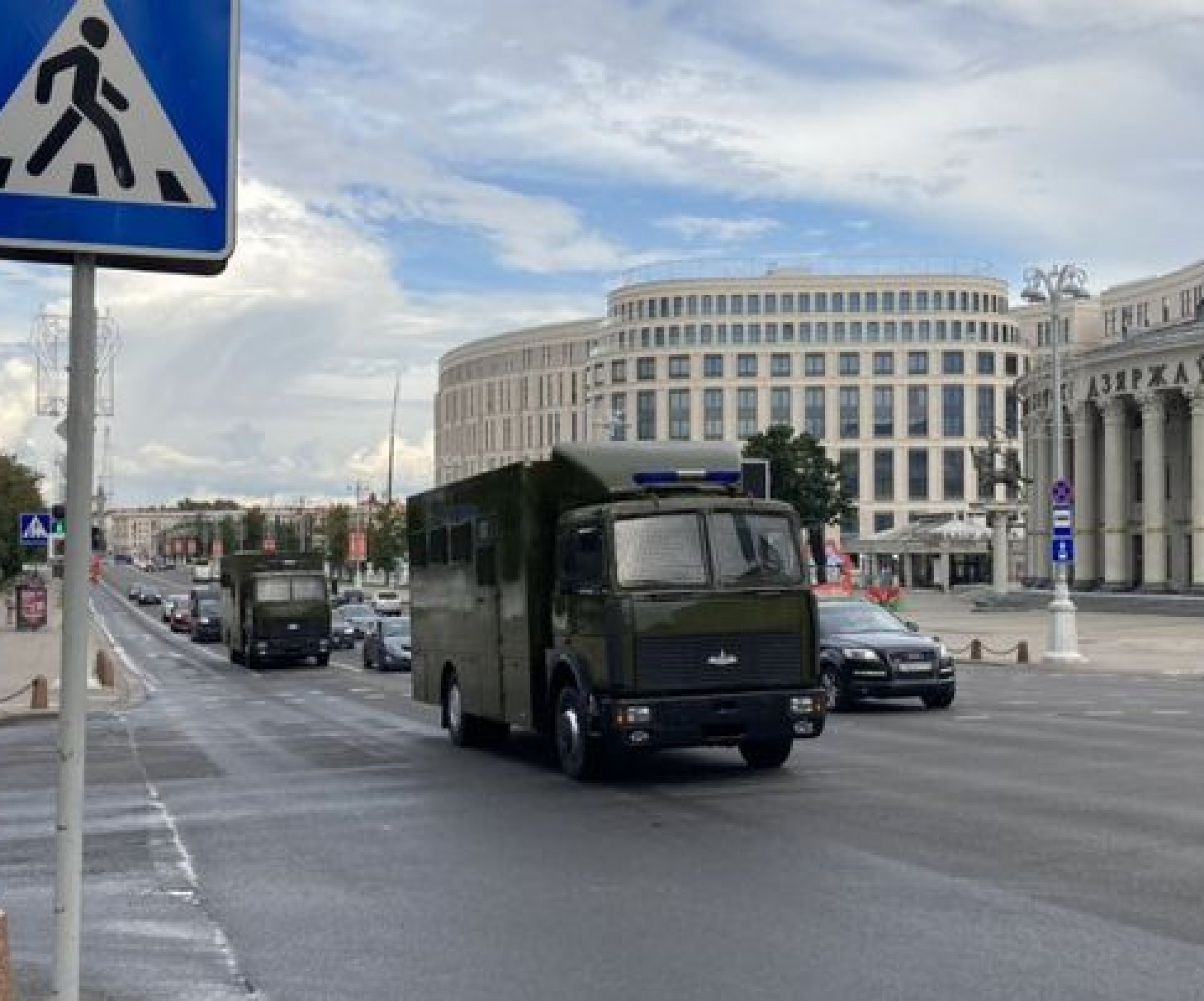 Войска пошли на Минск