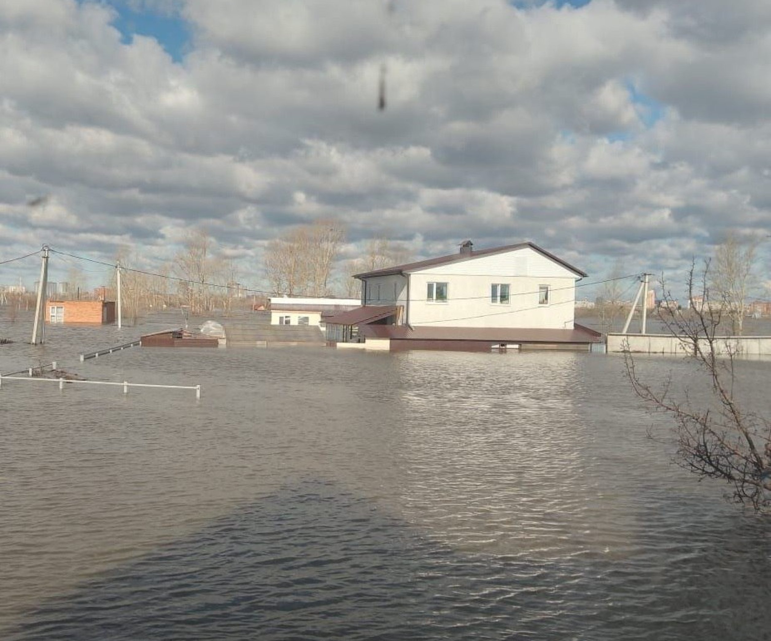 Потоп в России - уровень воды в Тоболе растет, Курган эвакуируют, видео -  Телеграф