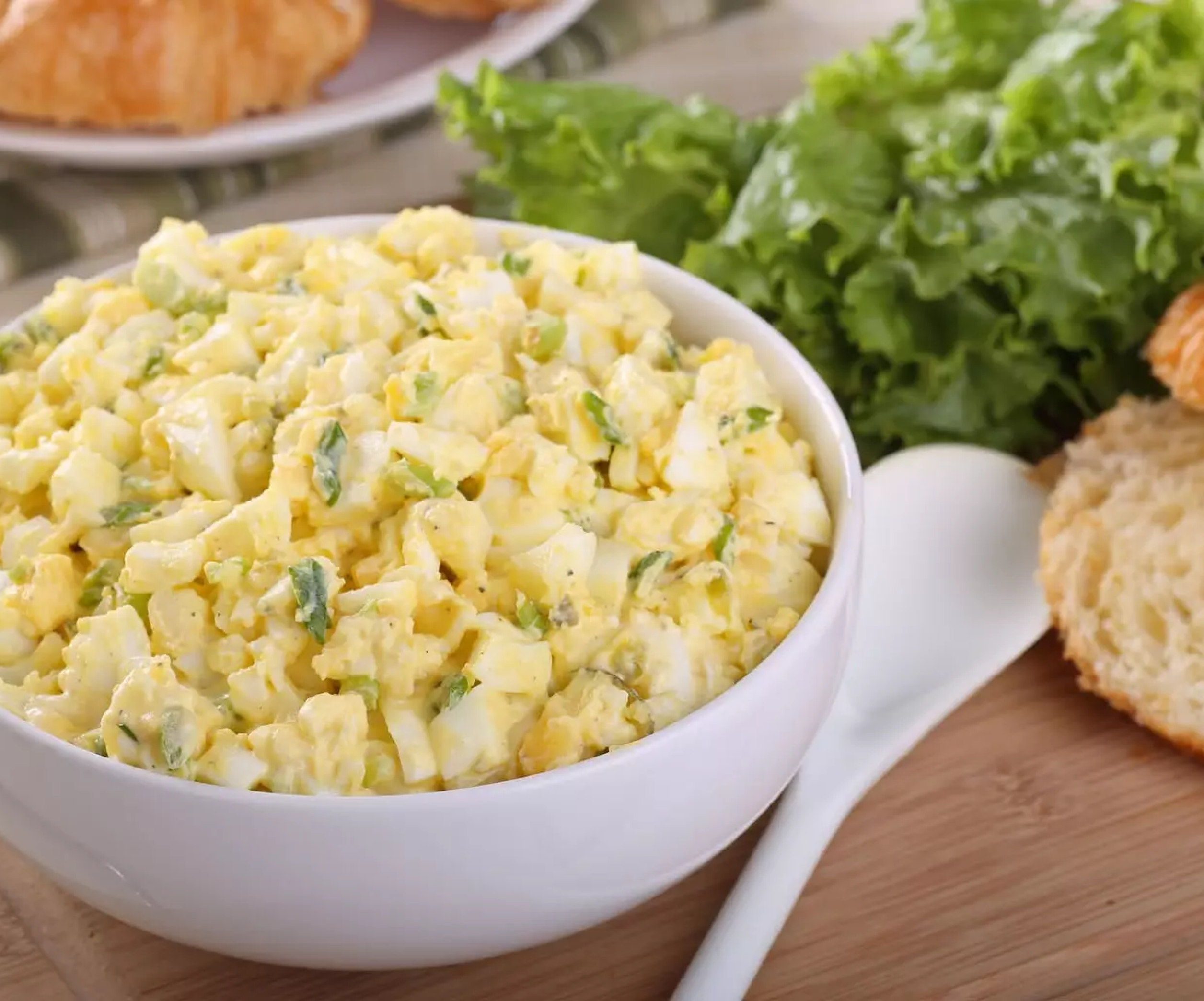 Dishes never. Яичный салат. Австрийский салат из картофеля и яиц. ПП ужин из яиц. Салат австрийский рецепт классический.