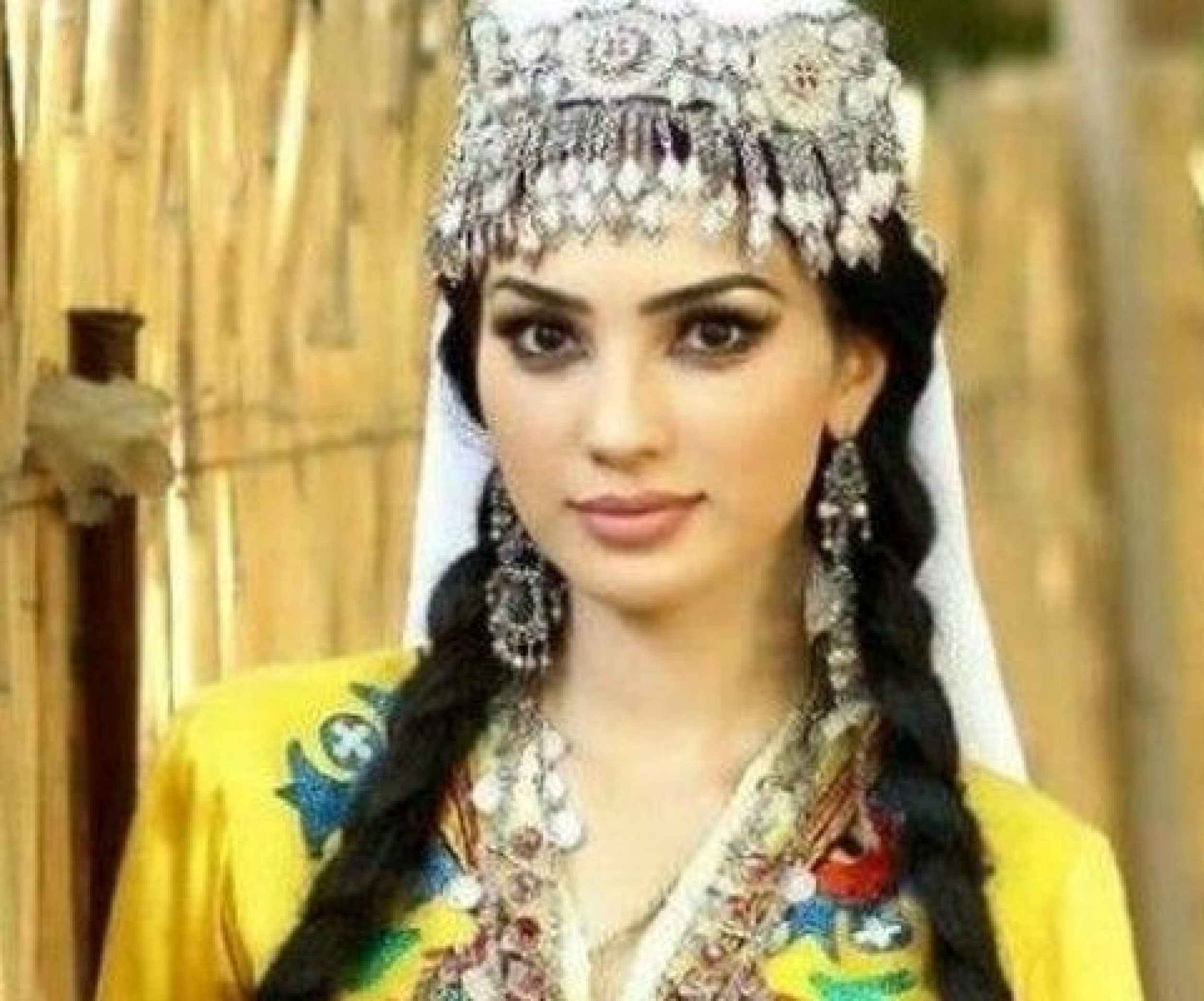 Киргизки. Самые красивые женщины Востока | Красивые женщины, Женщина, Модные стили