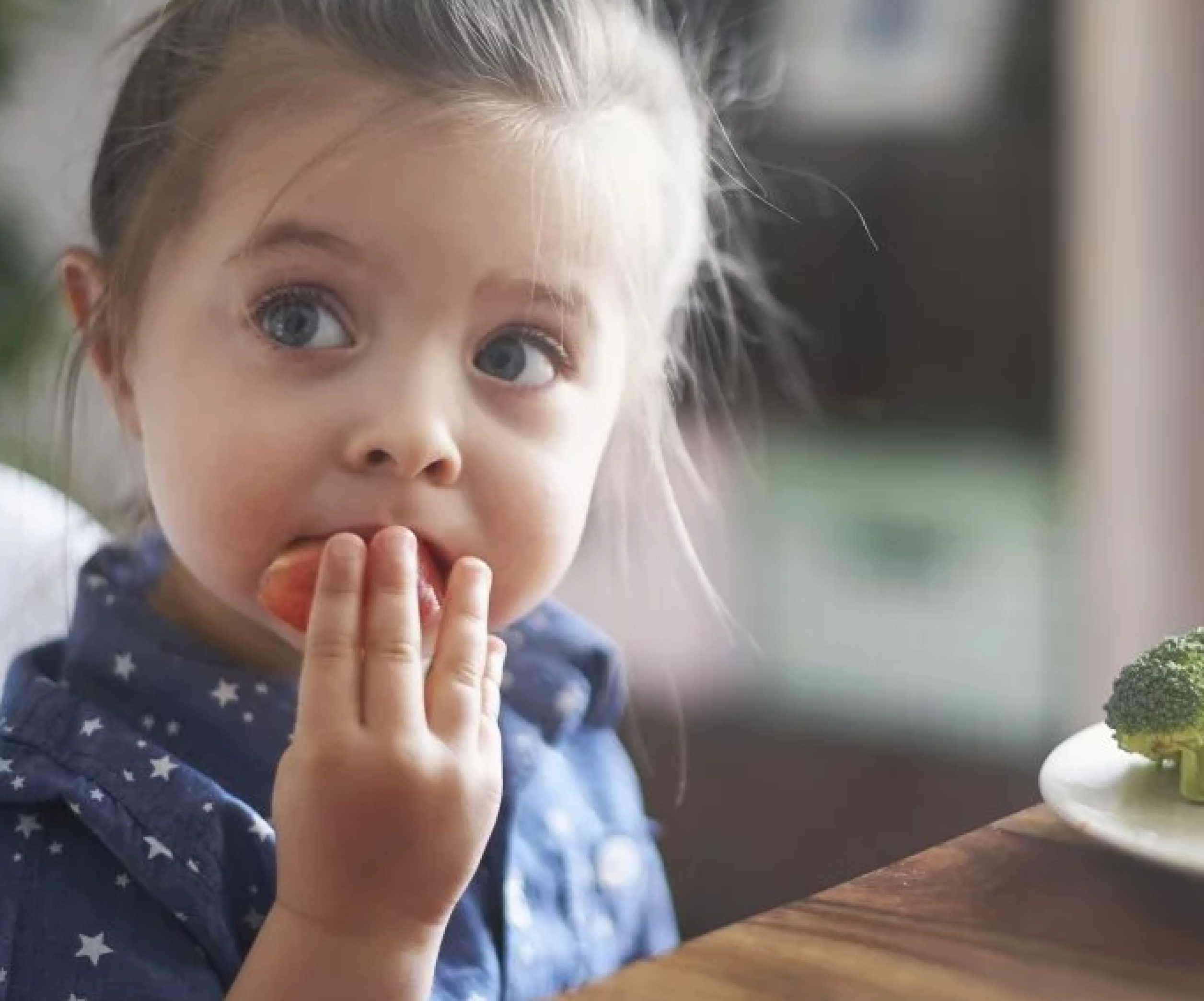 Почему нельзя доедать за ребенком: 3 объяснения