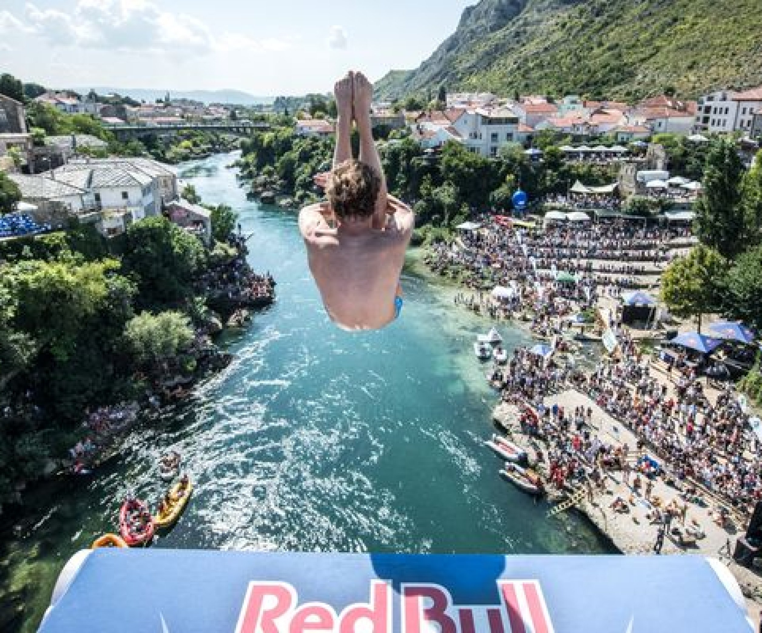 27 метров над уровнем Мостара: экстремальный этап Red Bull Cliff Diving -  Телеграф