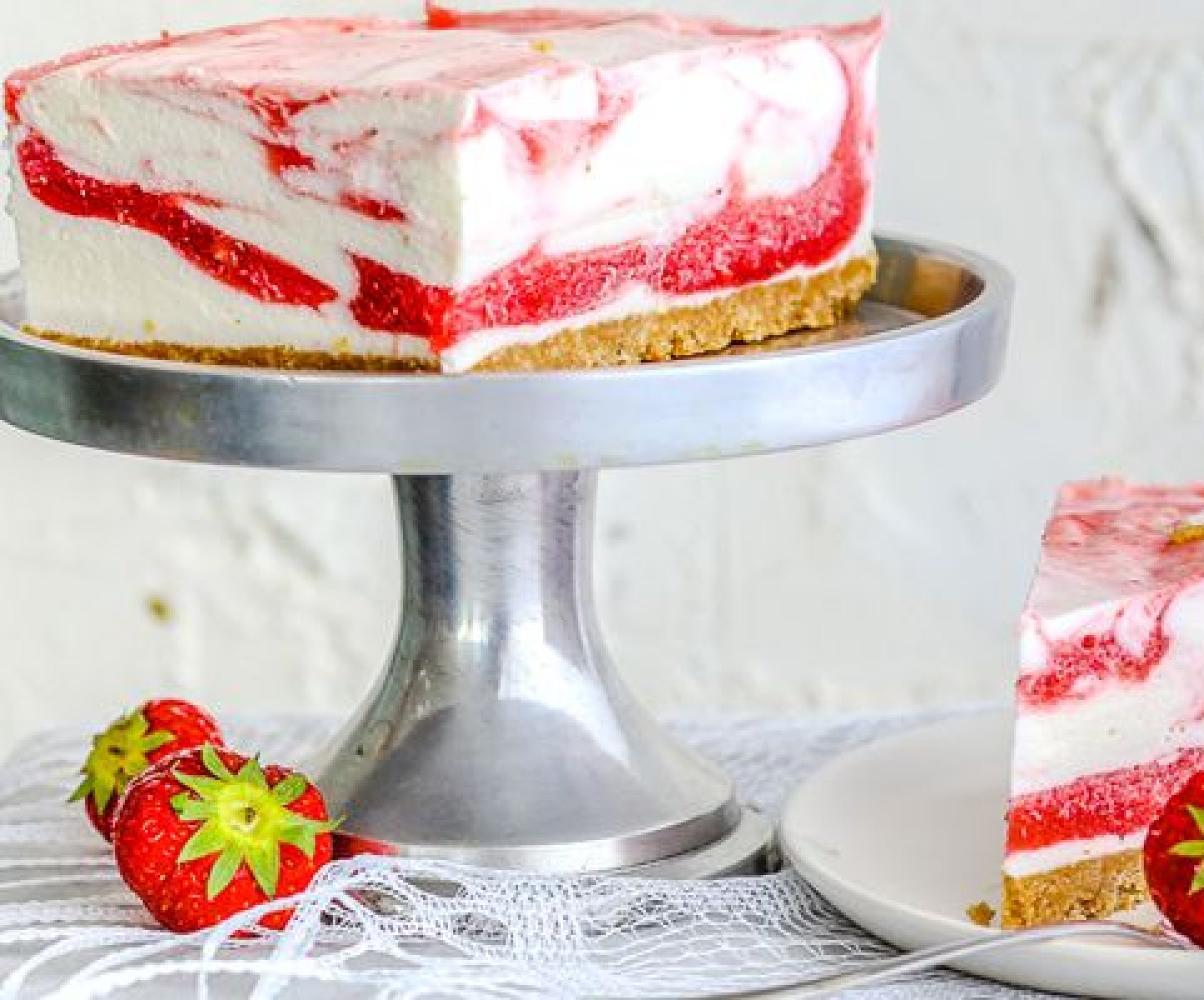 Мраморный торт: быстрый десерт к праздничному столу