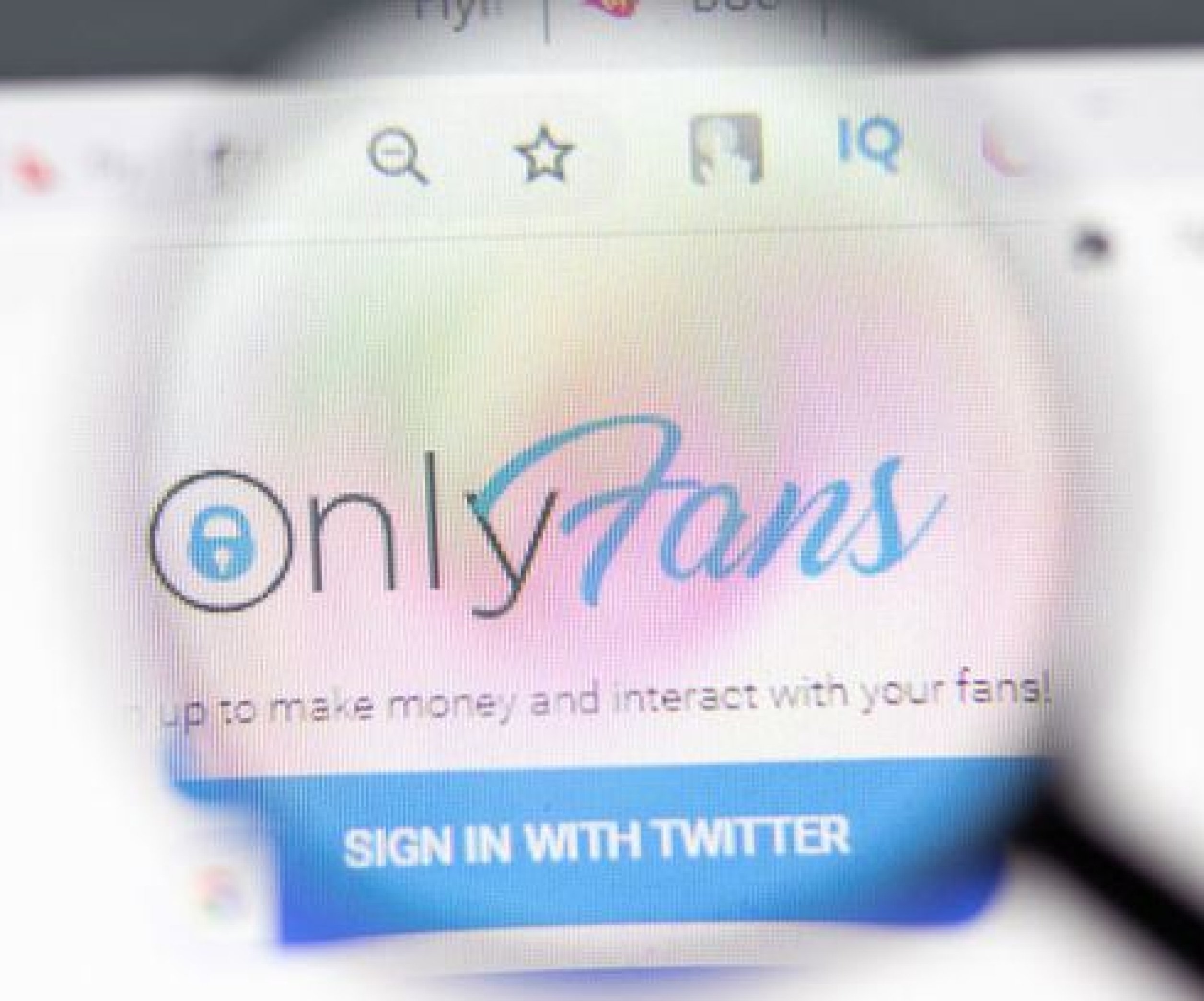 В OnlyFans отказываются от порно-контента из-за давления платежных систем -  Телеграф