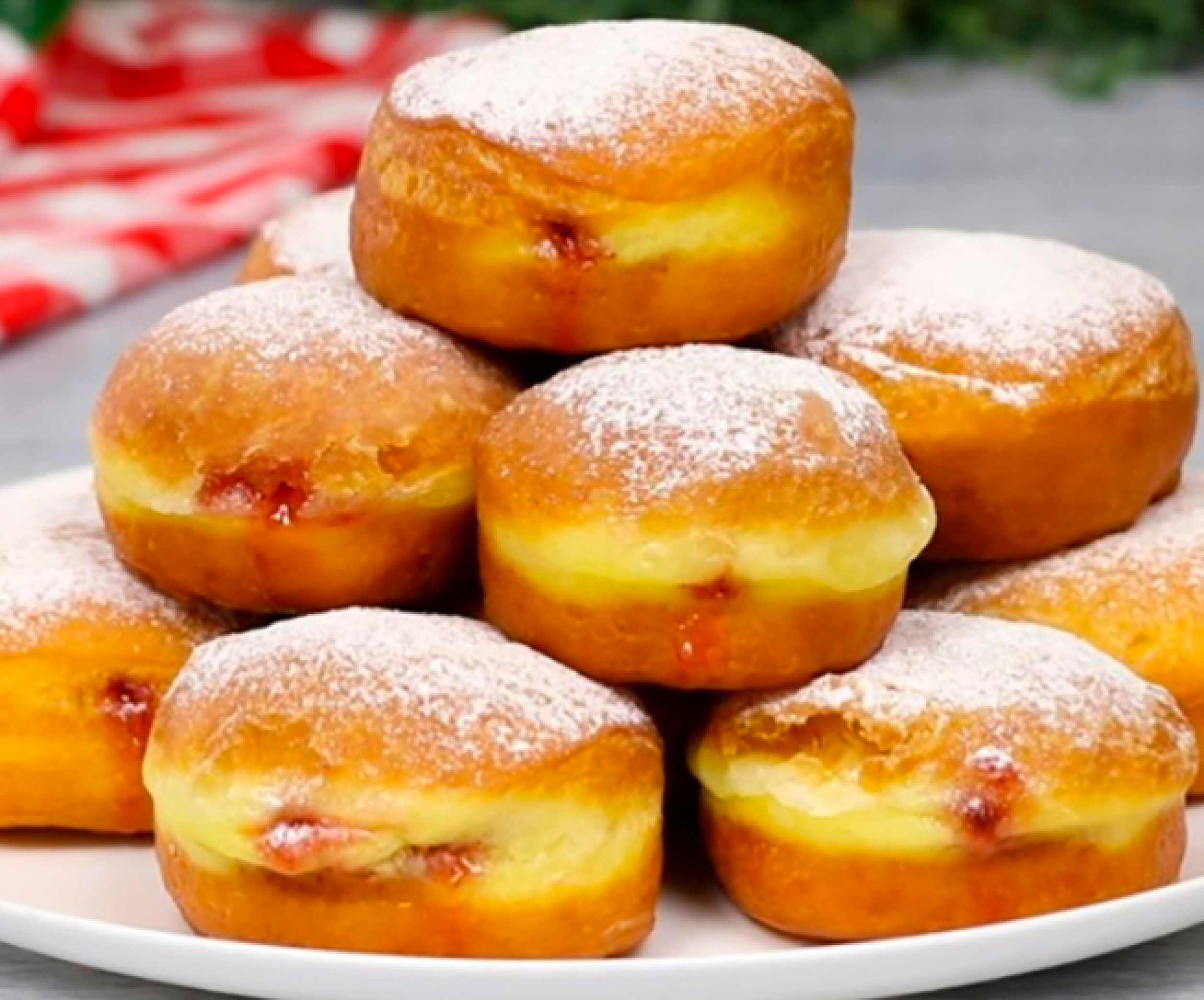 10 рецептов вкусных пышных пончиков с начинками и без - Лайфхакер