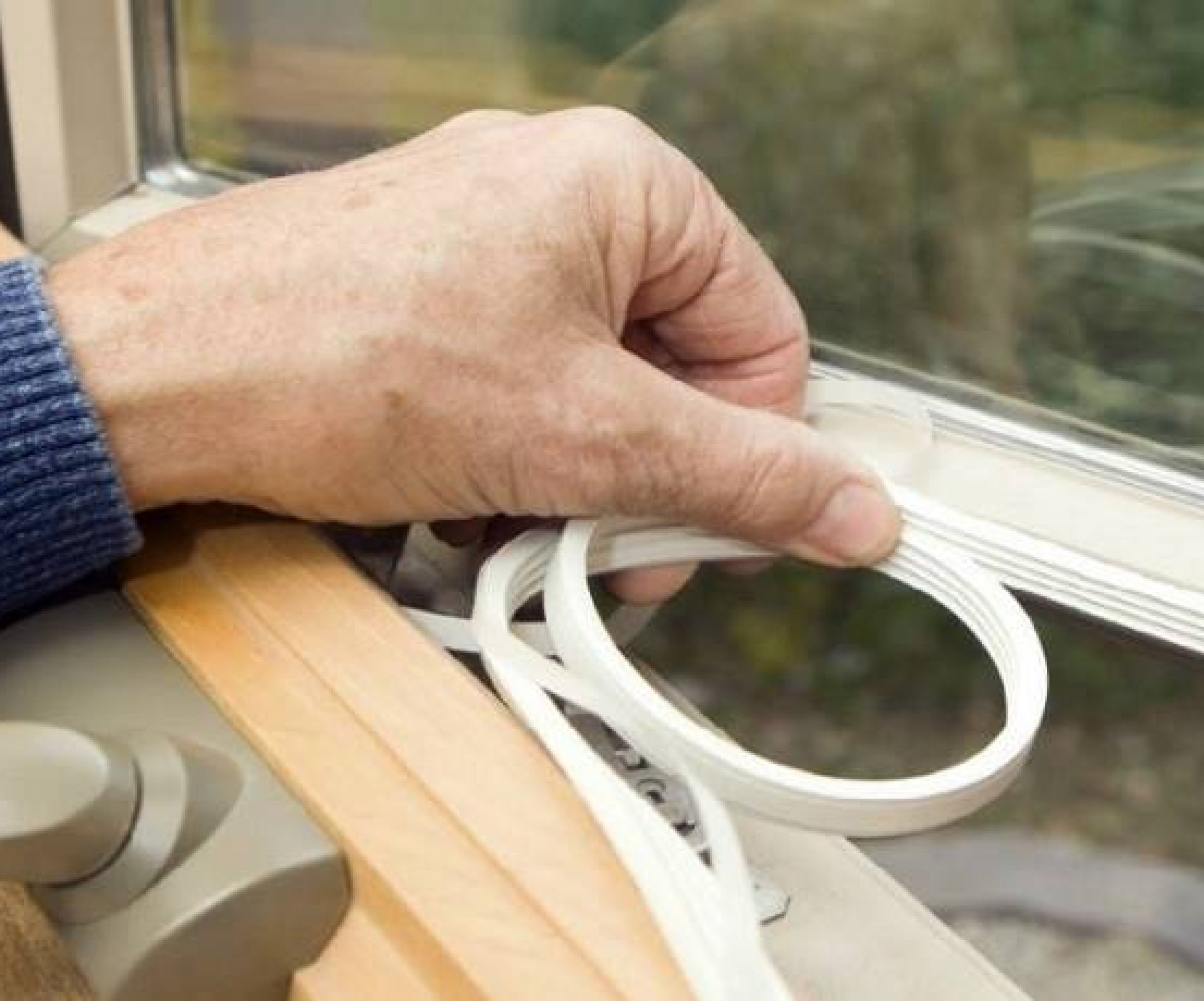Три способа быстро утеплить окна без больших затрат. Утепление деревянных окон на зиму снаружи