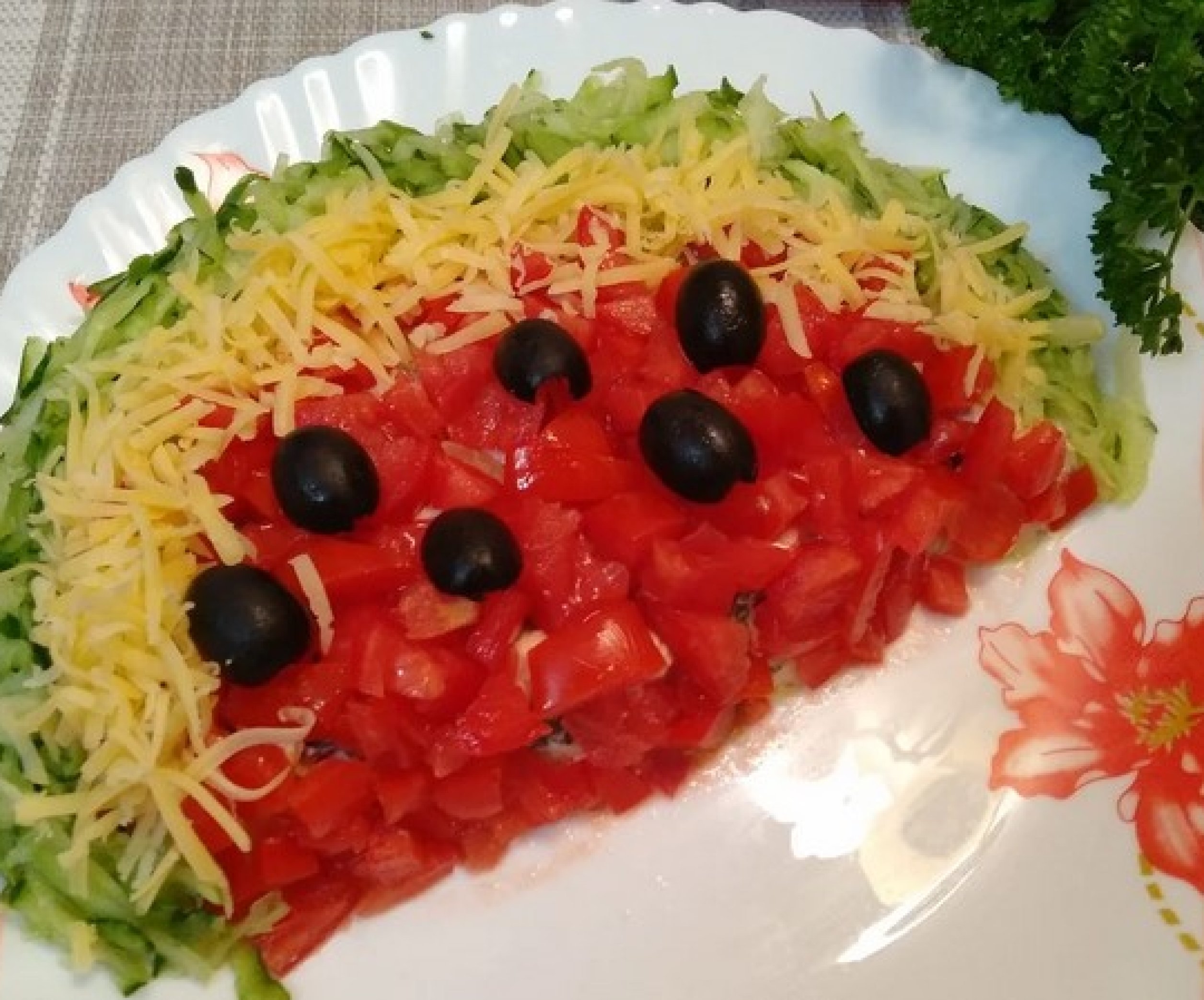 Салат из арбуза, огурцов и сыра фета — рецепт с фото пошагово