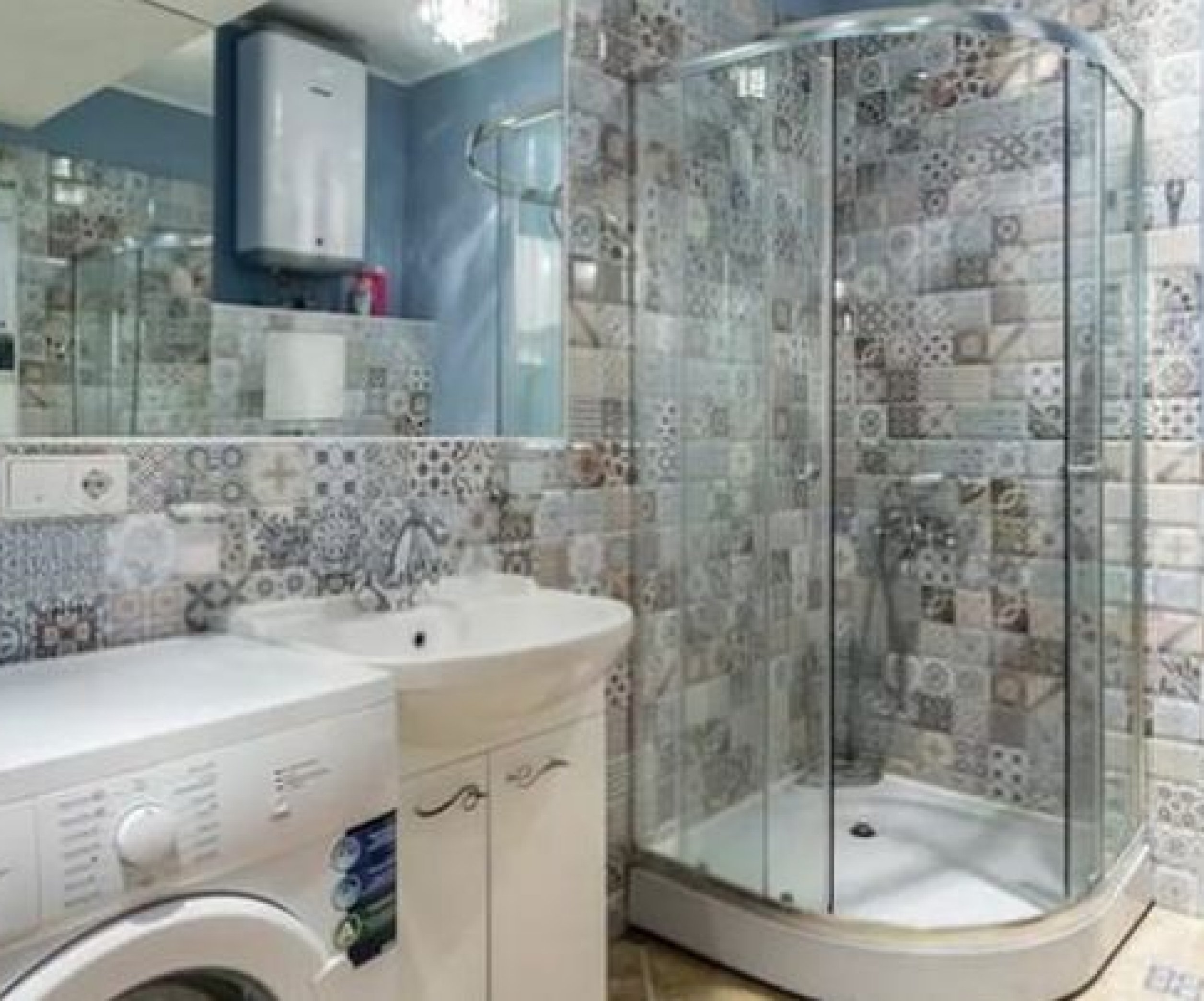 Какую плитку выбрать для маленькой ванной комнаты: советы и 60 фото в 2023 году