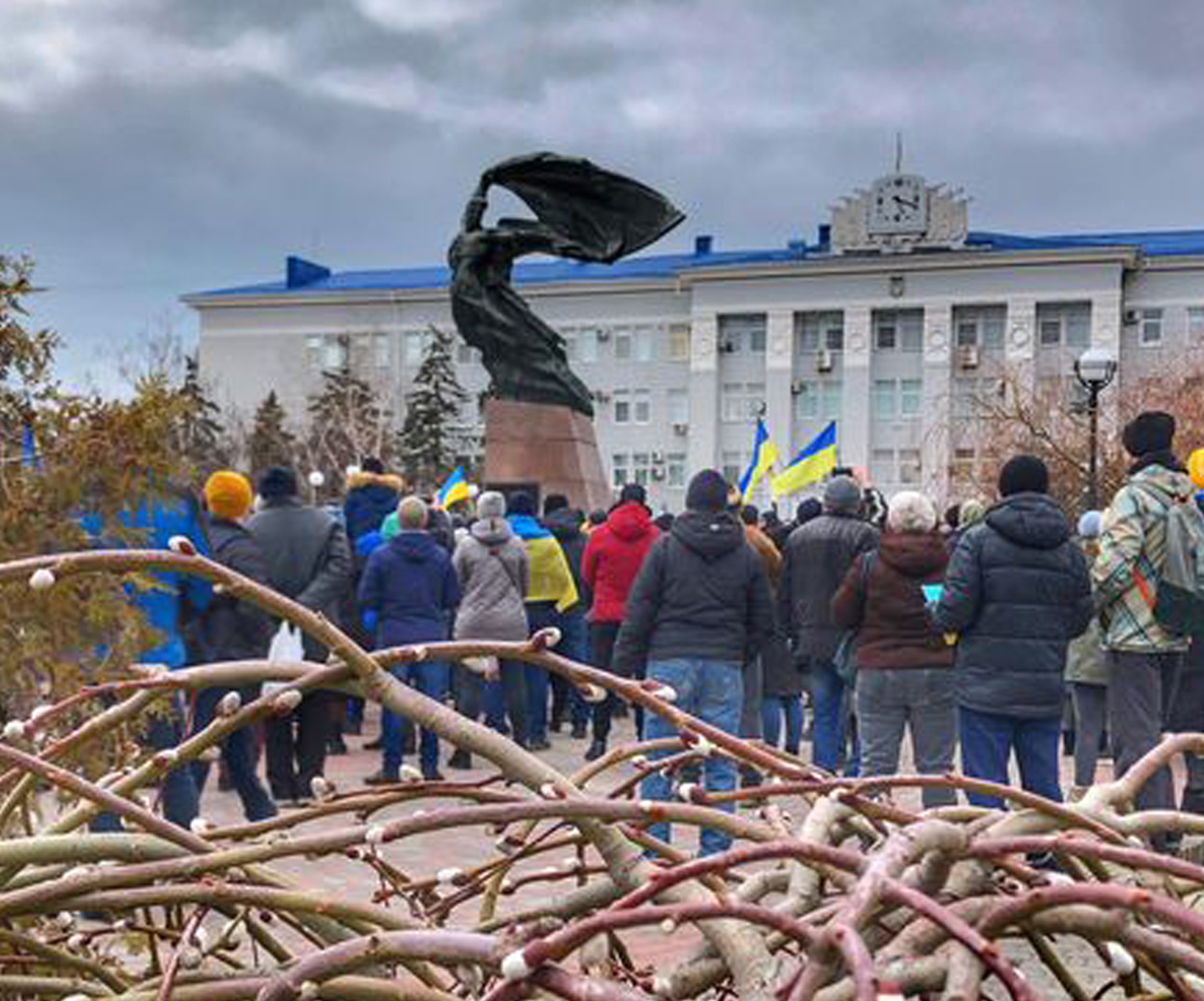 Бердянск сегодня – горожане мерзнут, но митингуют, оккупанты опасаются -  Телеграф