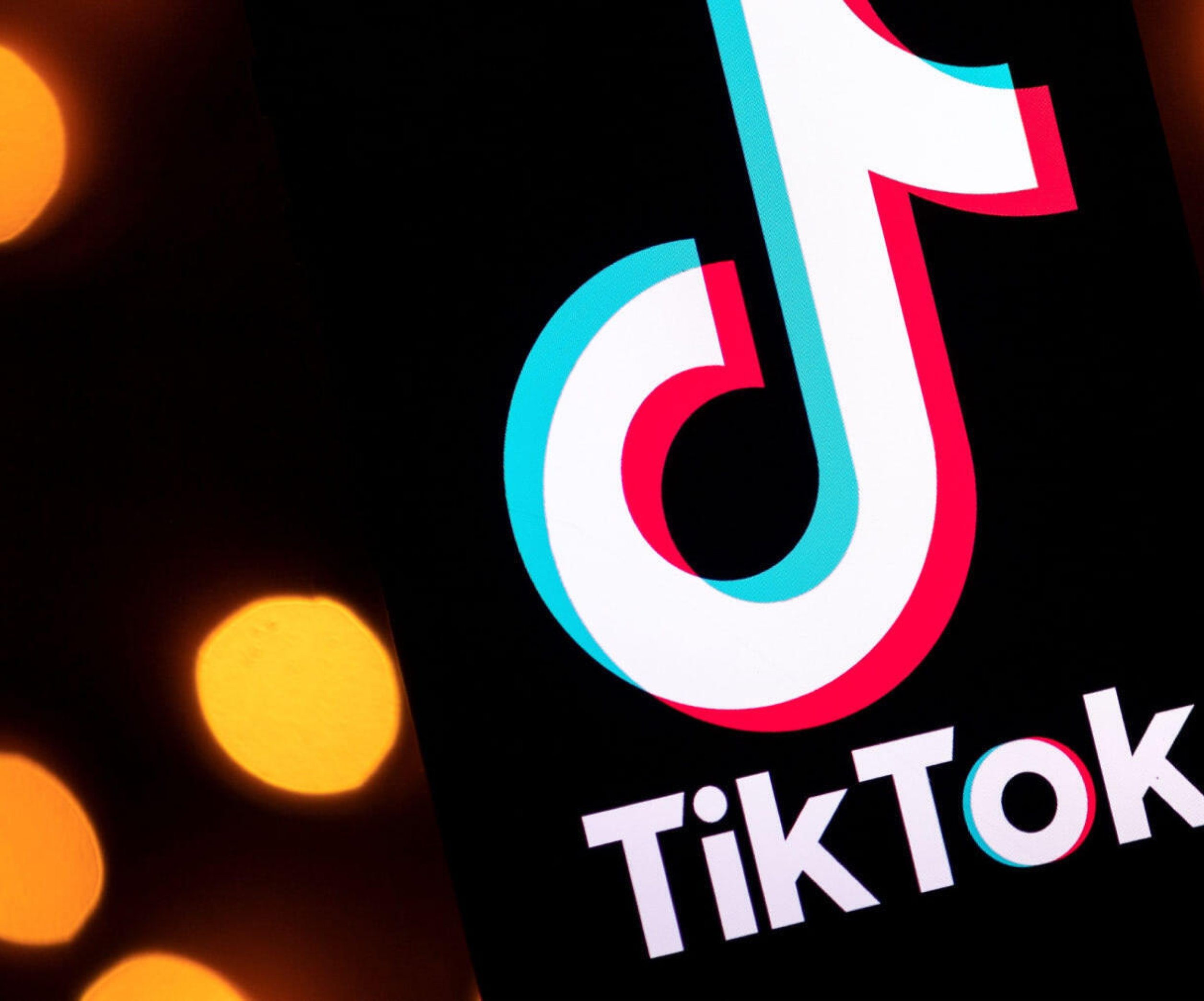 В TikTok загружают видео с детским порно и жестоким контентом -  экс-модератор сети рассказала подробности - Телеграф