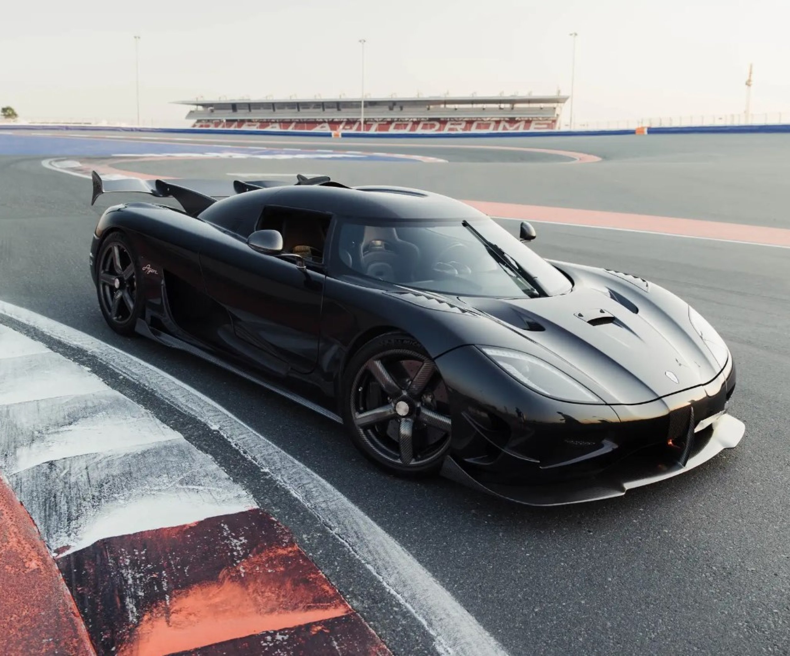 Koenigsegg Agera RSR 2016 продали с аукциона в Дубае — под капотом авто  1160 лошадиных сил - Телеграф