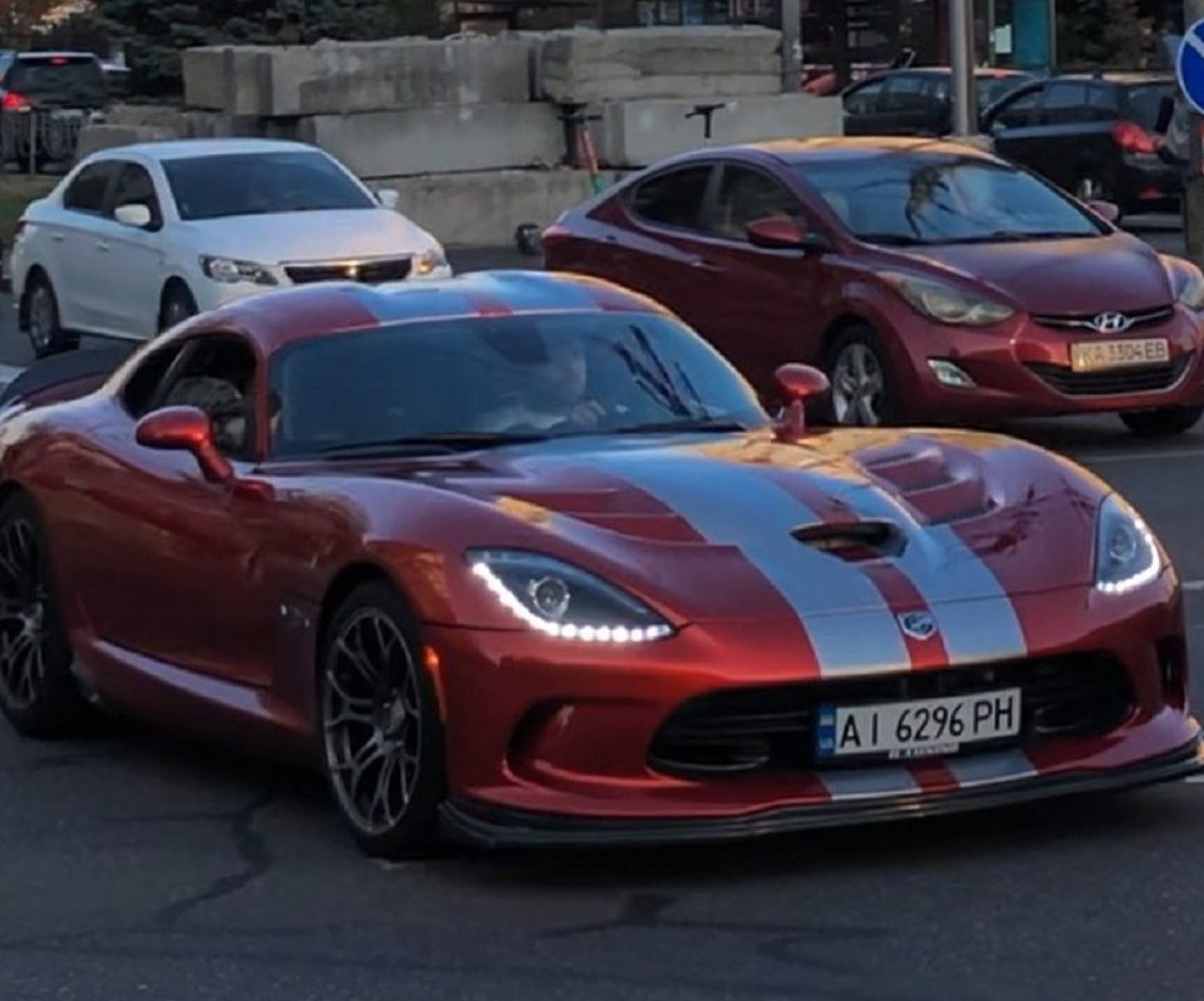 Спорткар Dodge SRT Viper с 640 лошадиными силами под капотом уже в Киеве —  фото, видео - Телеграф