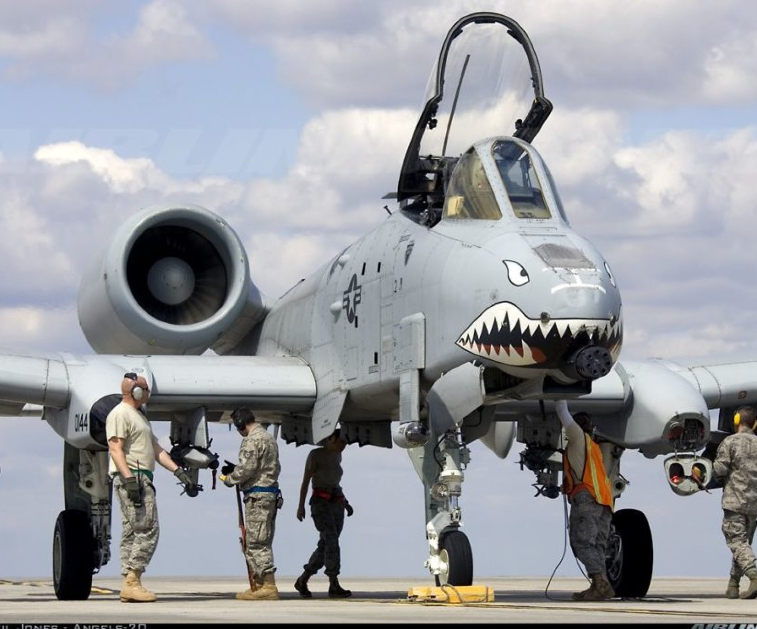 Самолет A-10 Thunderbolt II нужен Украине, считает Череватый - чем он лучше  Су-25, видео - Телеграф