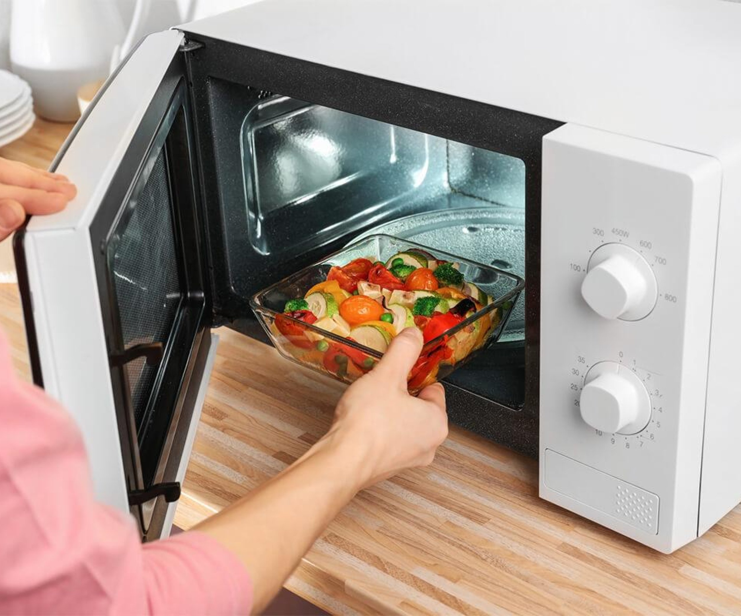 Быстро вкусно микроволновке. Микроволновая печь Microwave Oven. Микроволновая печь с едой. Разогрев пищи в микроволновке. Хорошая микроволновка для разогрева еды недорогая.