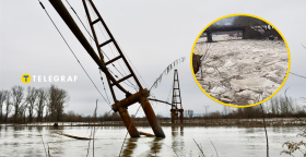 Паводок подмыл опору газопровода