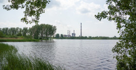 Добротворская ТЭС, вид из водохранилища