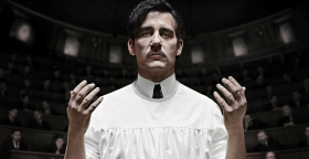 Прообраз героя Клайва Оуэна изобрел, проме прочего, хирургические перчатки