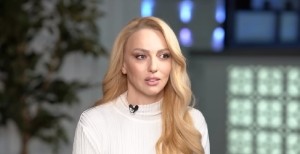Оля Полякова обсудила свой клип со священником и снова нарвалась на критику