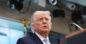 На голове Трампа заметили залысину