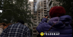 Пошкоджена багатоповерхівка у Печерському районі столиці
